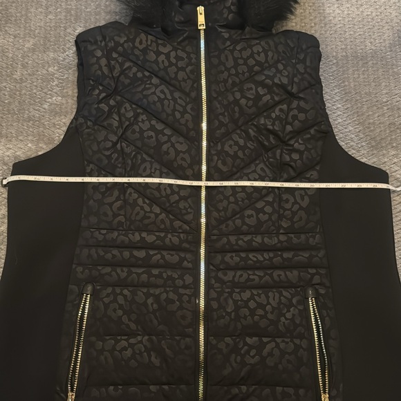 Michael Kors Black Quilted Women's Vest - Picture 10 of 11